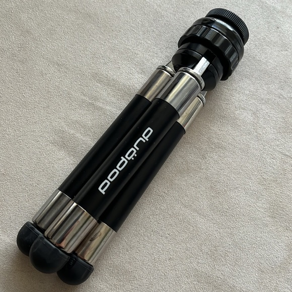 Compact tripod - Picture 4 of 4